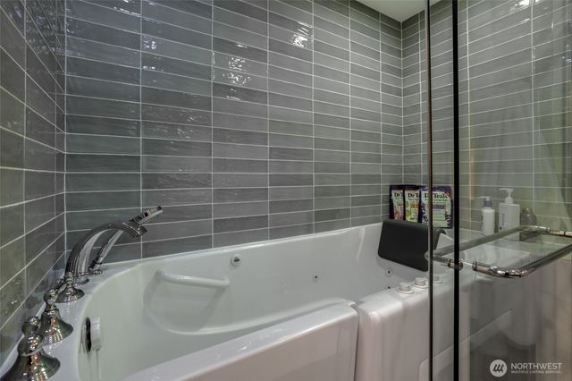 111 NE 63rd Street, Seattle, WA 98115