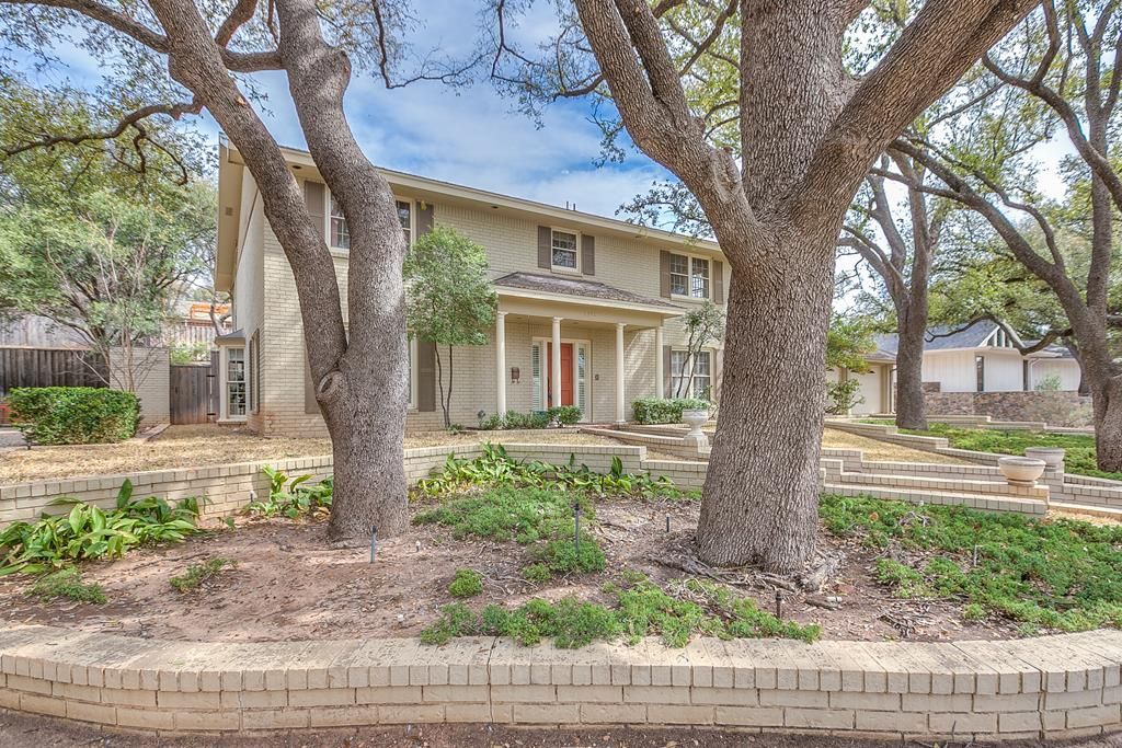Image 3 of property listing at 2332 Sul Ross St, San Angelo, TX 76904