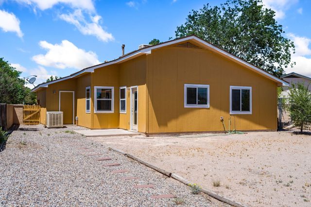 524 Medina Meadows Drive NE, Rio Rancho, NM 87144