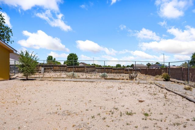 524 Medina Meadows Drive NE, Rio Rancho, NM 87144