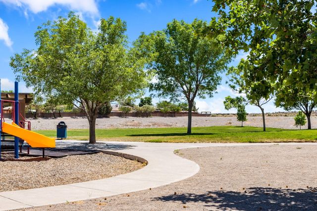 524 Medina Meadows Drive NE, Rio Rancho, NM 87144