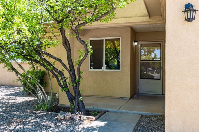 524 Medina Meadows Drive NE, Rio Rancho, NM 87144