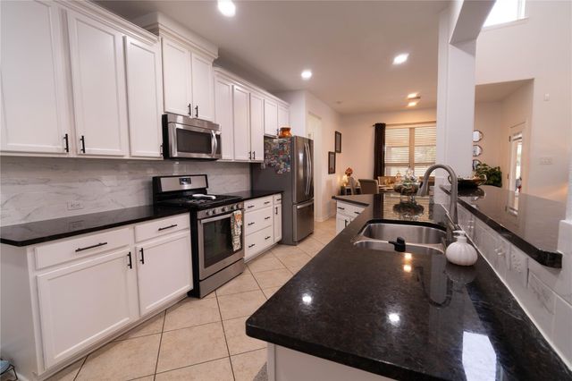 402 Heatherton Hill Drive, Rosenberg, TX 77469