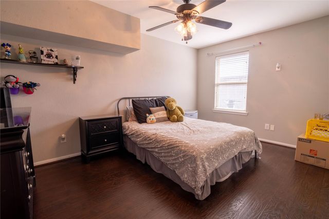 402 Heatherton Hill Drive, Rosenberg, TX 77469