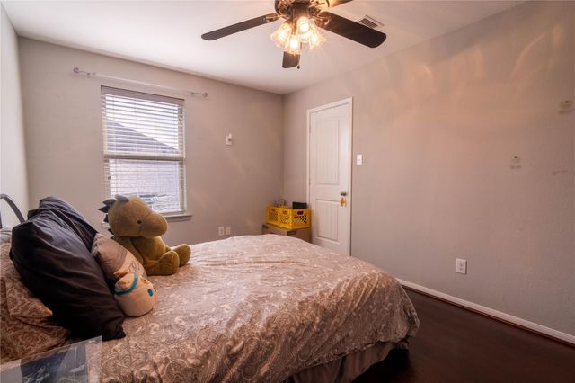 402 Heatherton Hill Drive, Rosenberg, TX 77469