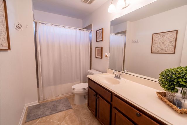 402 Heatherton Hill Drive, Rosenberg, TX 77469