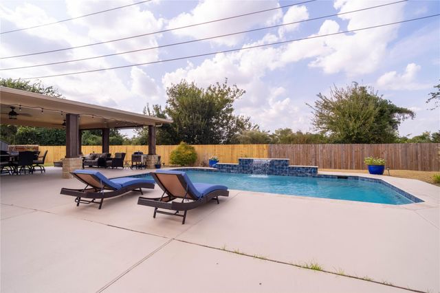 402 Heatherton Hill Drive, Rosenberg, TX 77469