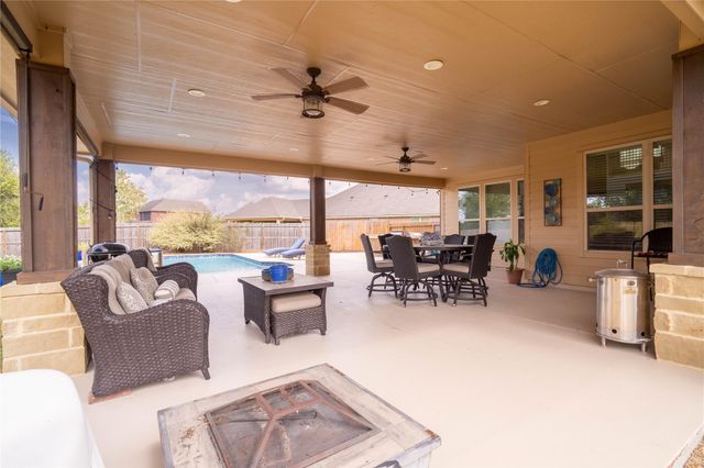 402 Heatherton Hill Drive, Rosenberg, TX 77469