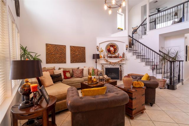 402 Heatherton Hill Drive, Rosenberg, TX 77469