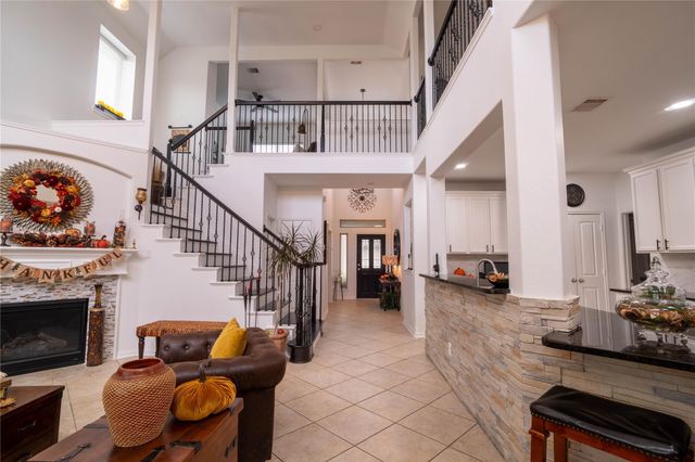 402 Heatherton Hill Drive, Rosenberg, TX 77469