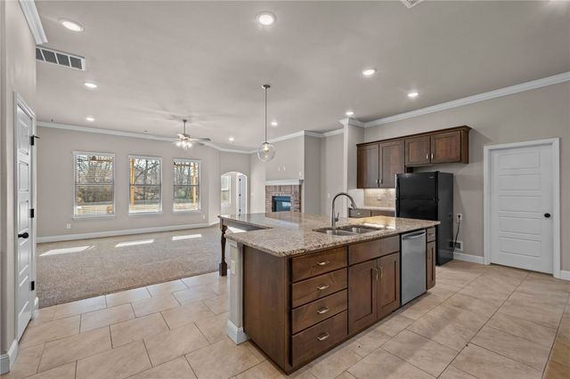 2201 Hay Meadows Street, Springdale, AR 72762