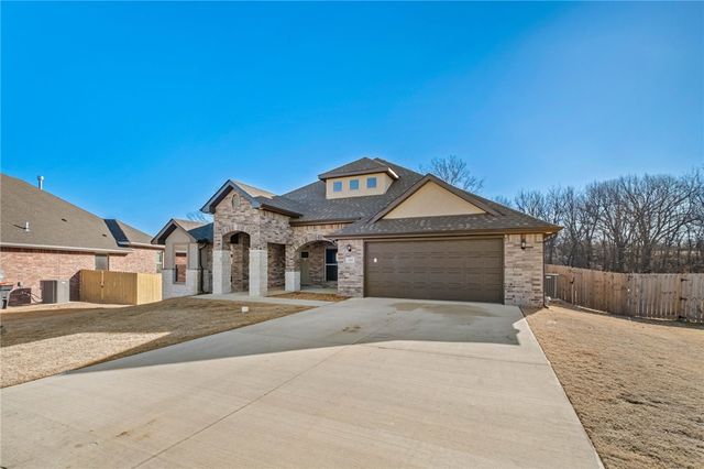 2201 Hay Meadows Street, Springdale, AR 72762