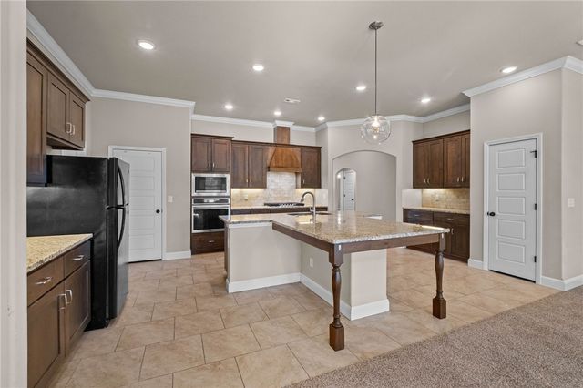 2201 Hay Meadows Street, Springdale, AR 72762