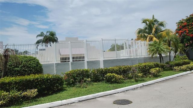 10395 SW 154th Cir Ct 104, Miami, FL 33196