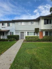19905 Derbyshire Lane, Huntington Beach, CA 92646