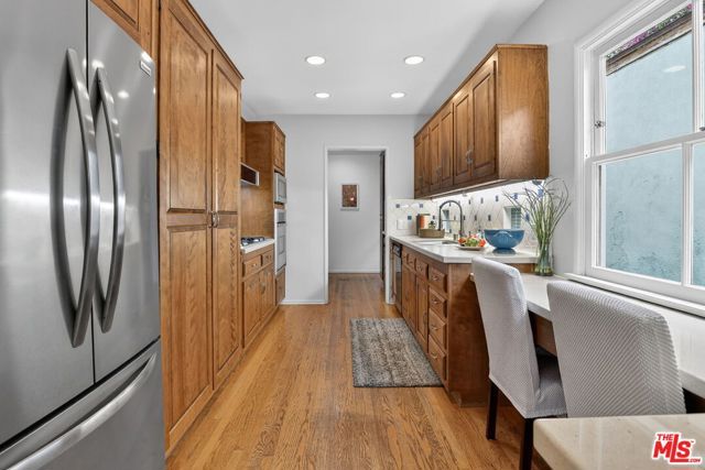 5844 Murietta Avenue, Los Angeles, CA 91401