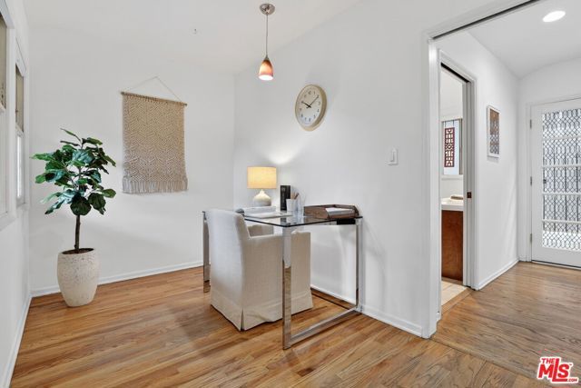 5844 Murietta Avenue, Los Angeles, CA 91401