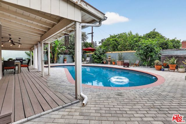 5844 Murietta Avenue, Los Angeles, CA 91401