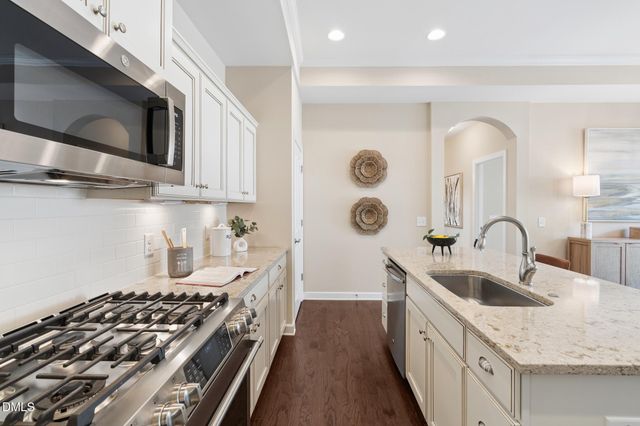 1443 Abbotsford Way, Cary, NC 27519