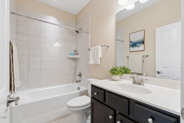 1443 Abbotsford Way, Cary, NC 27519