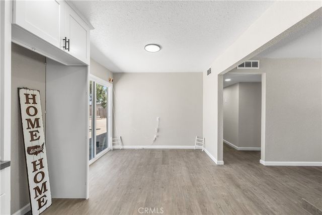 15992 Lawrence Drive, Mojave, CA 93501