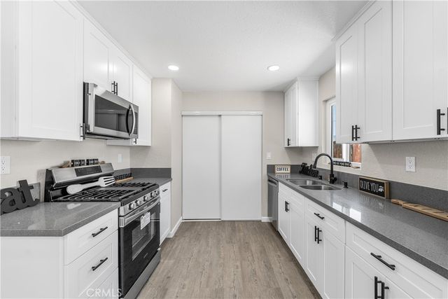 15992 Lawrence Drive, Mojave, CA 93501