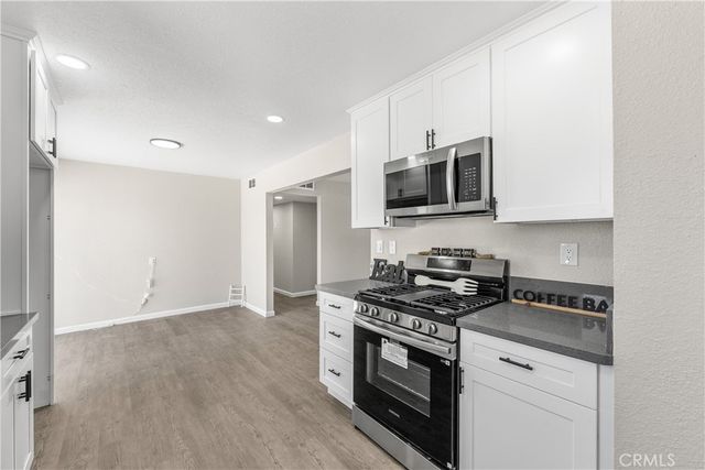 15992 Lawrence Drive, Mojave, CA 93501