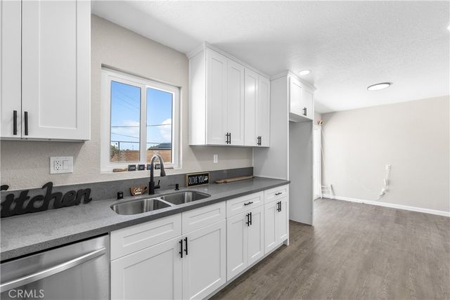 15992 Lawrence Drive, Mojave, CA 93501
