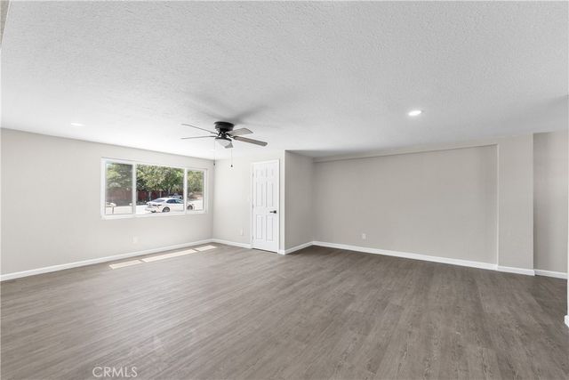 15992 Lawrence Drive, Mojave, CA 93501