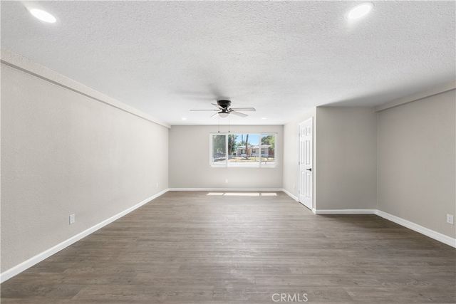 15992 Lawrence Drive, Mojave, CA 93501
