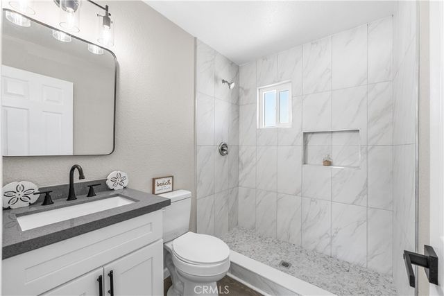 15992 Lawrence Drive, Mojave, CA 93501