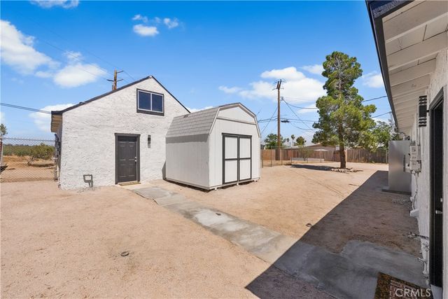 15992 Lawrence Drive, Mojave, CA 93501