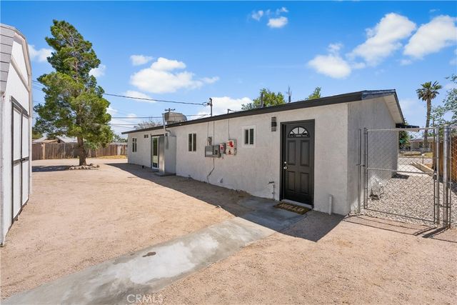 15992 Lawrence Drive, Mojave, CA 93501