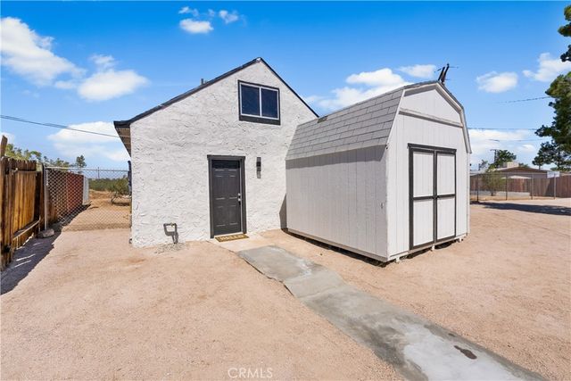 15992 Lawrence Drive, Mojave, CA 93501
