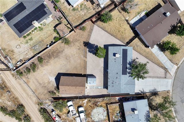 15992 Lawrence Drive, Mojave, CA 93501