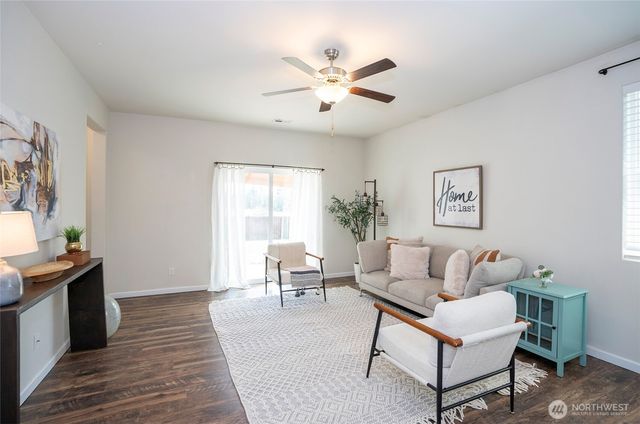 19107 Lipoma Avenue E, Puyallup, WA 98374