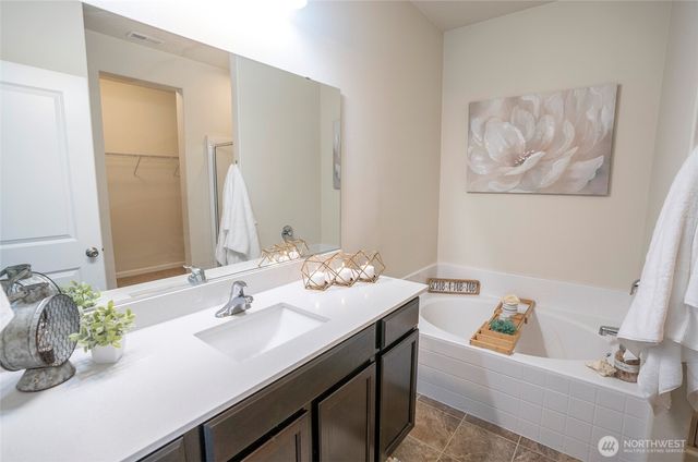 19107 Lipoma Avenue E, Puyallup, WA 98374