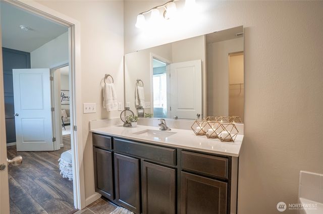 19107 Lipoma Avenue E, Puyallup, WA 98374