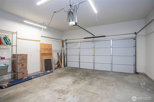 19107 Lipoma Avenue E, Puyallup, WA 98374