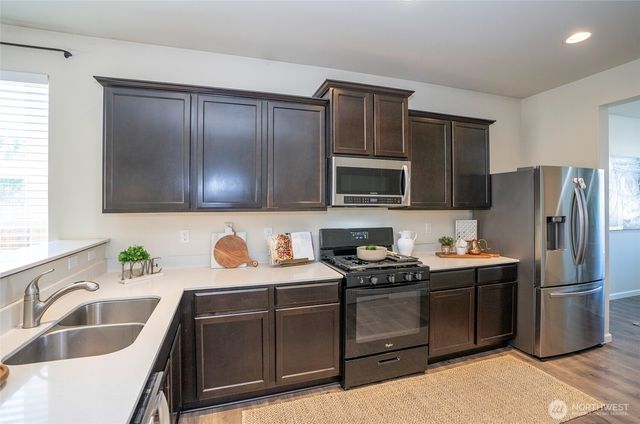 19107 Lipoma Avenue E, Puyallup, WA 98374