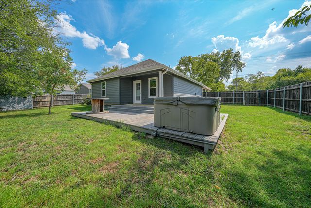 1228 Jones Street, Greenville, TX 75401