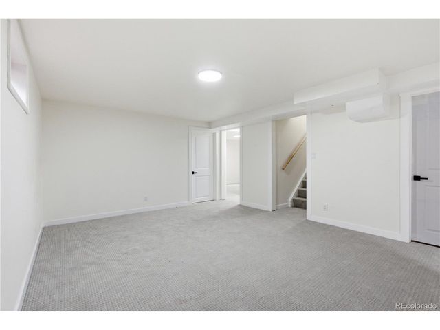 6033 Hoyt Ct, Arvada, CO 80004