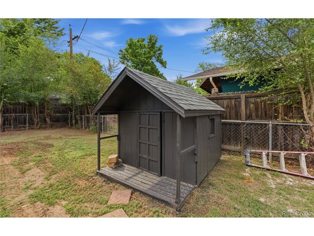 6033 Hoyt Ct, Arvada, CO 80004