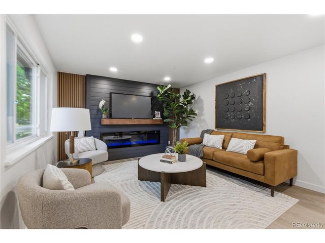 6033 Hoyt Ct, Arvada, CO 80004