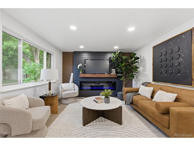 6033 Hoyt Ct, Arvada, CO 80004