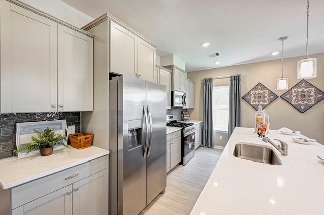 410 Kendall Crest Drive, Alvin, TX 77511