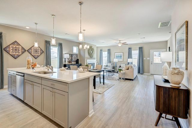 410 Kendall Crest Drive, Alvin, TX 77511