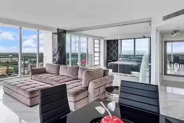 1720 Harrison Street 15a, Hollywood, FL 33020