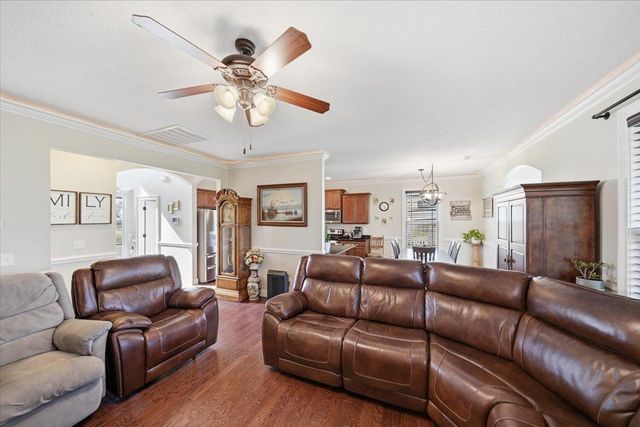 213 Creekside Farms Way, Duncan, SC 29334