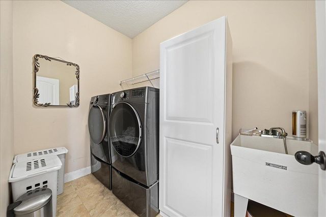 213 Creekside Farms Way, Duncan, SC 29334